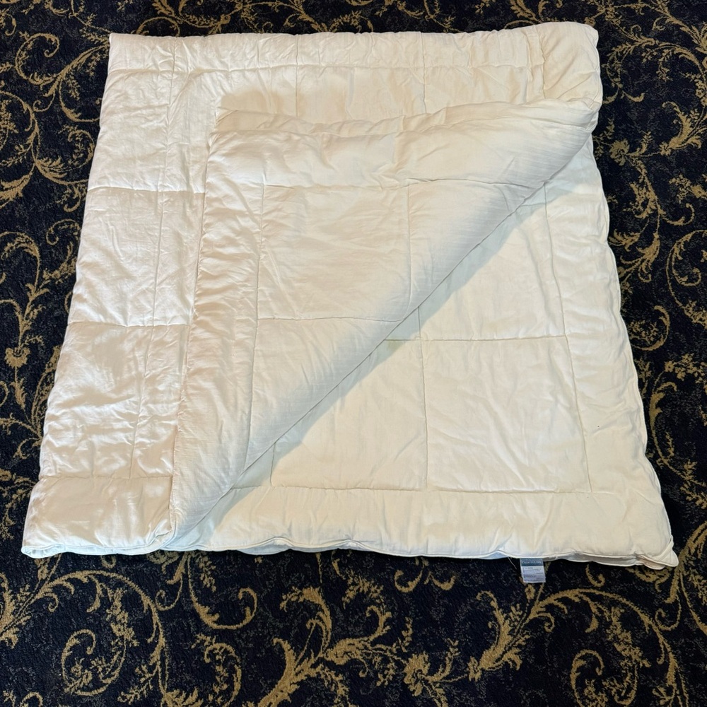 Charter Club White Comforter – Used,